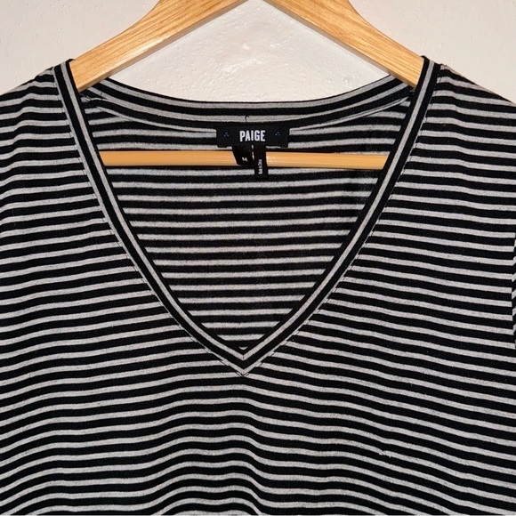 Paige V-neck T-shirt Women’s Size Medium - Picture 2 of 8